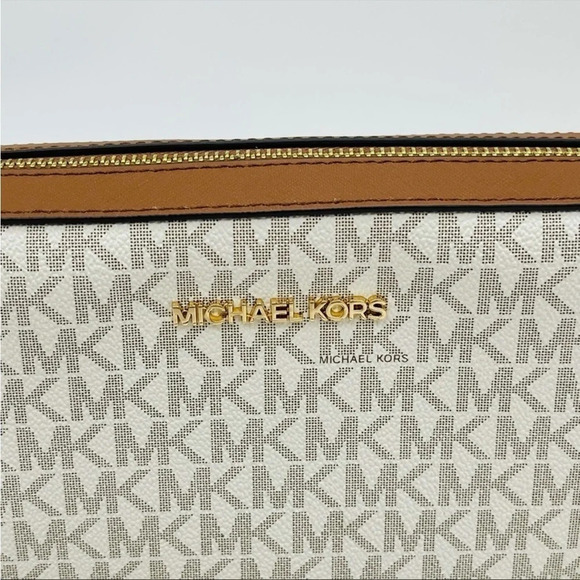 Michael Kors Large EW Crossbody Bag Vanilla Leather - Picture 7 of 13